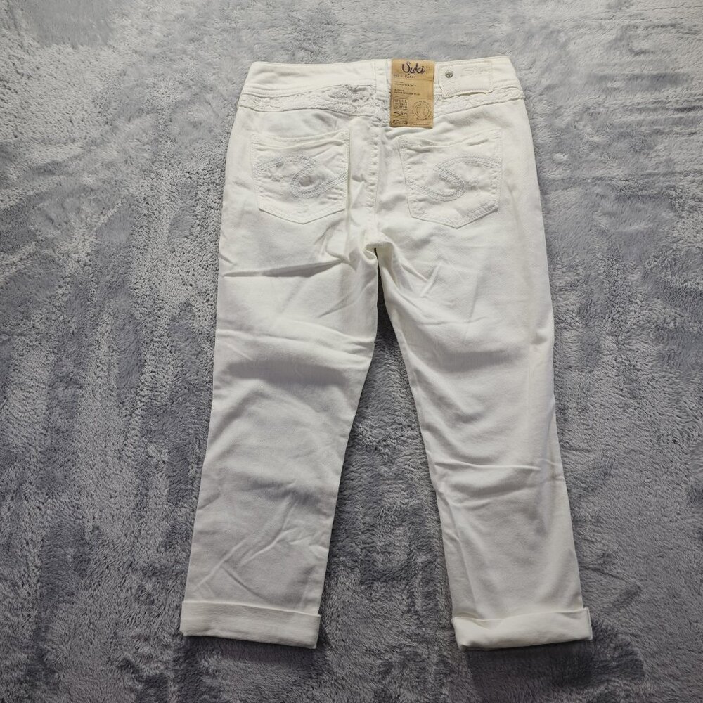 Silver Jeans White Cropped Capris with Embroidered Back Pockets
